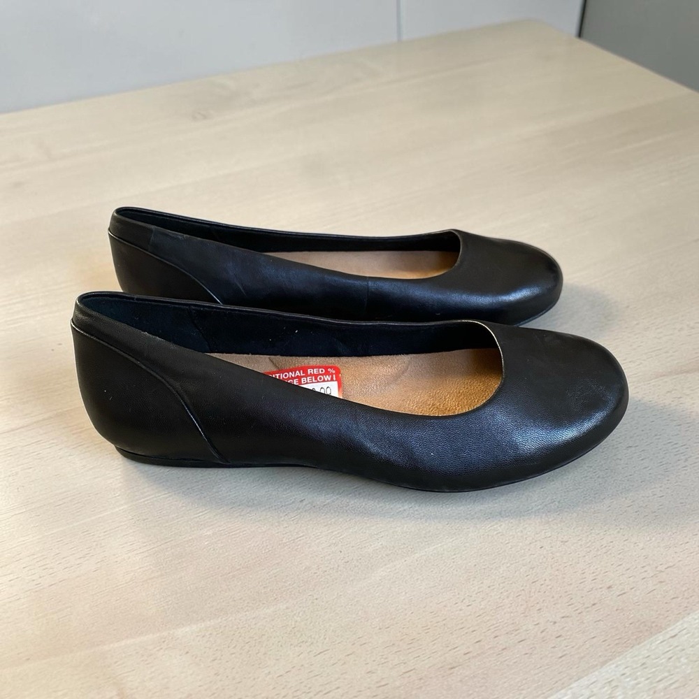 Softwalk Sonoma Ballet Flat Shoes Size 7.5 Black Leather Round Toe Everyday